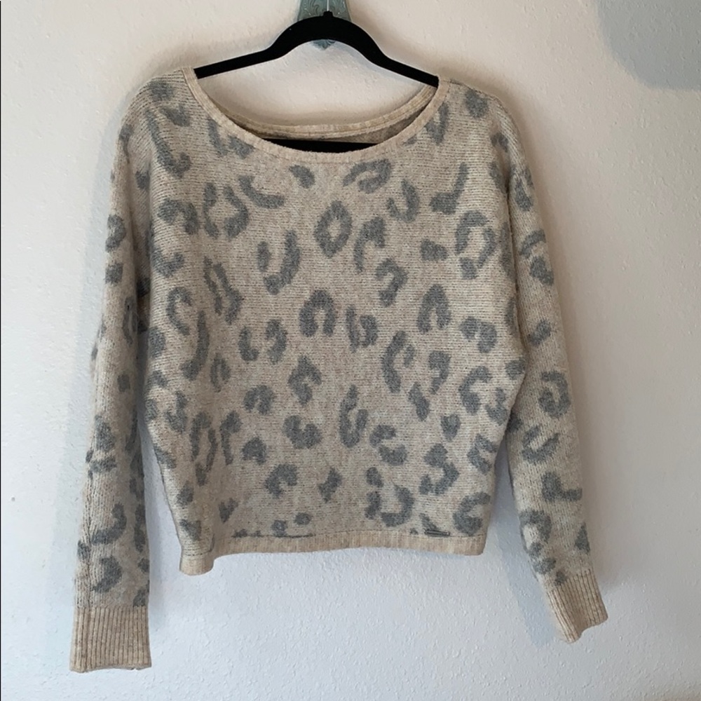Abercrombie &Fitch leopard print sweater